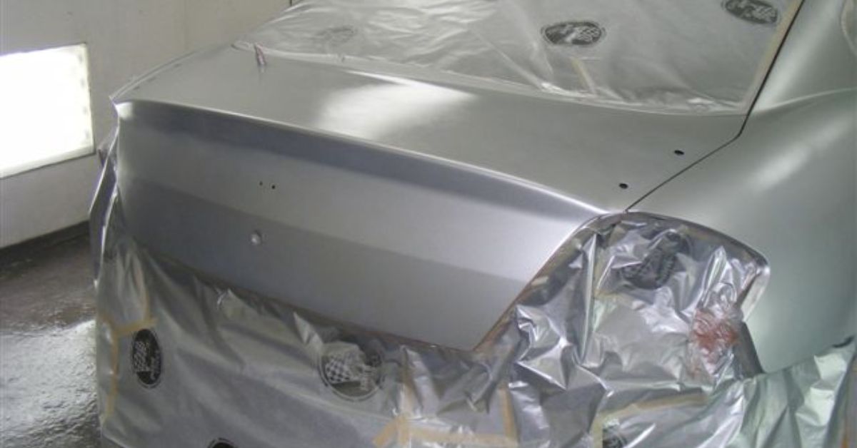 Réparation de carrosserie de camion dans un atelier professionnel à Brossard 