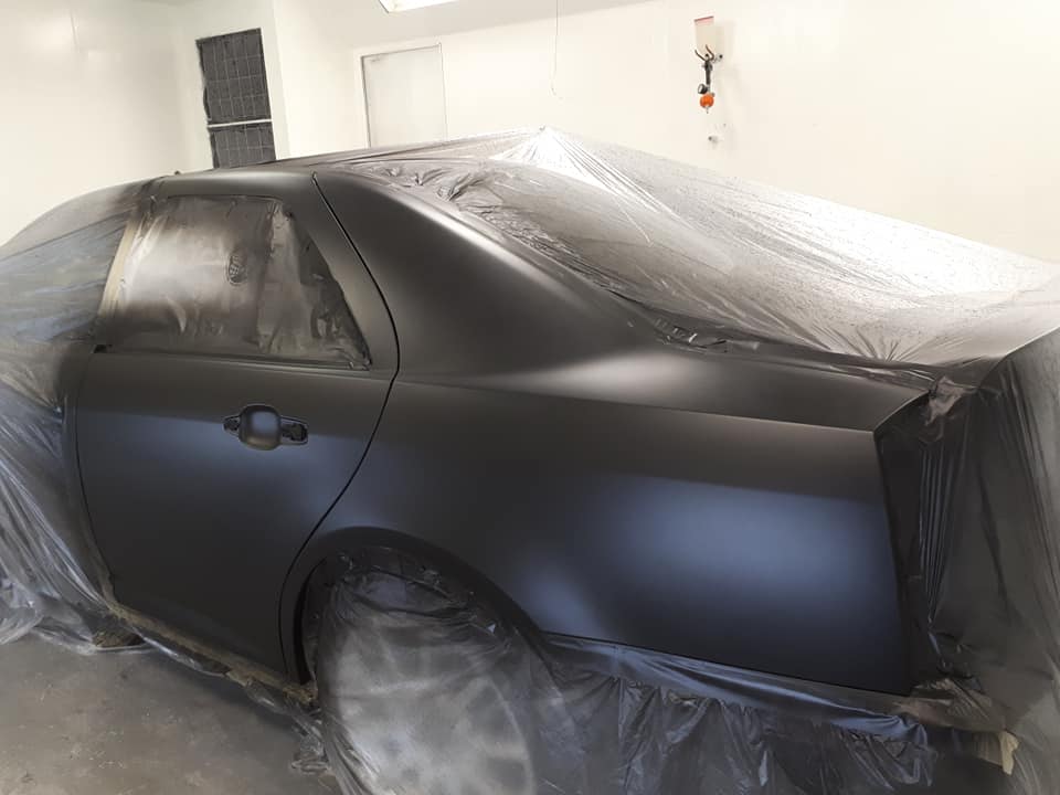 Réparation de carrosserie de camion dans un atelier professionnel à L'Île-Perrot 