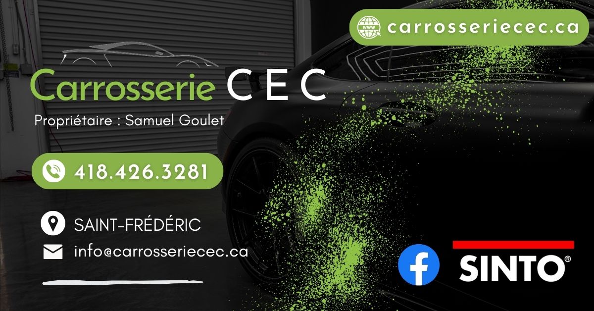  Carrossier ponçant un panneau de carrosserie dans un atelier en Beauce 